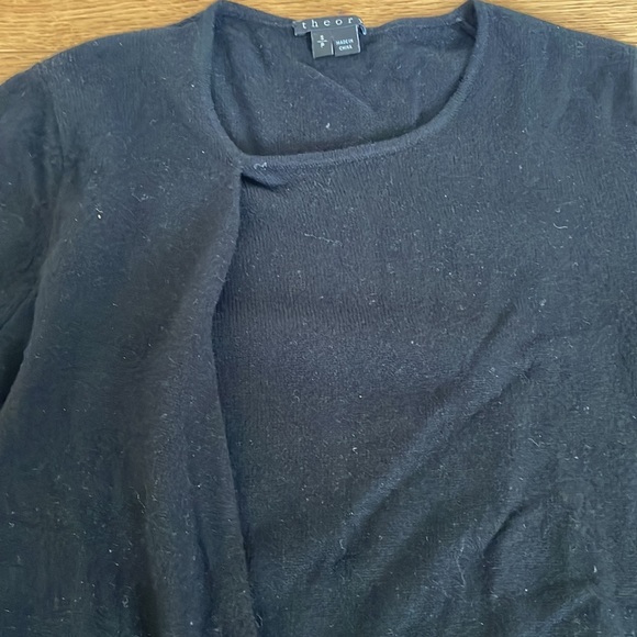 Theory black cashmere sweater with front draping effect - Picture 2 of 2